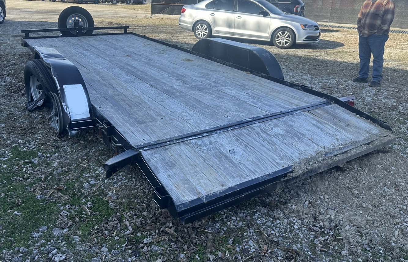 2017 P&T 20’ Trailer - Image 4