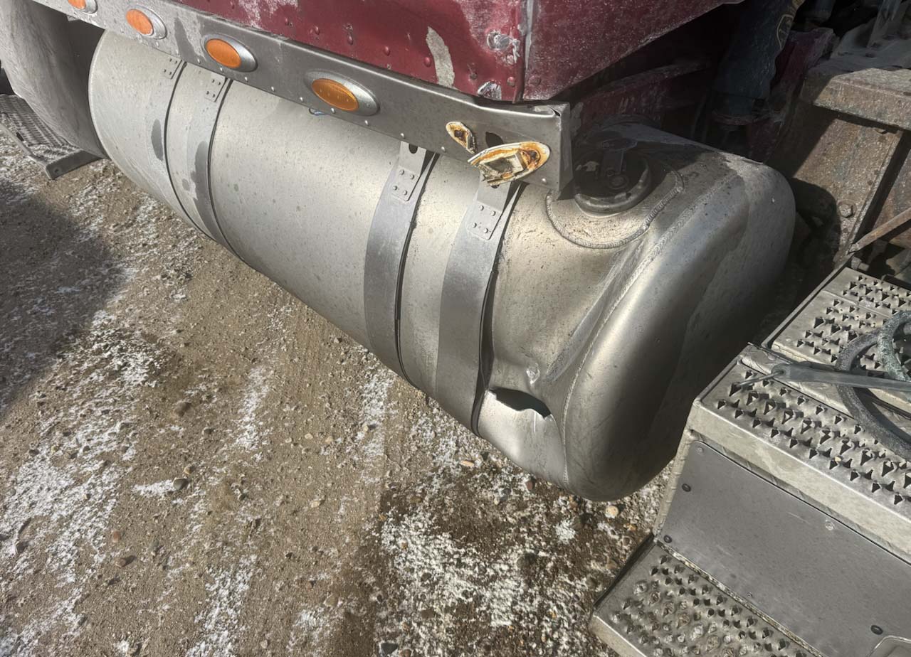 2002 Peterbilt 379 - Image 8