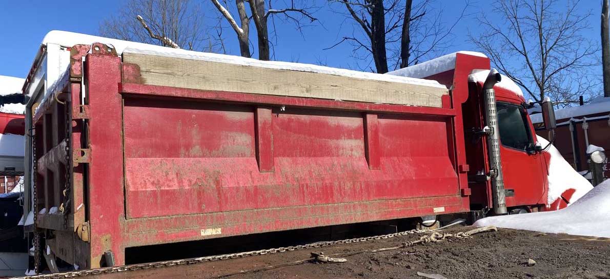 2002 Volvo VHD Rear Dump Truck - Image 4