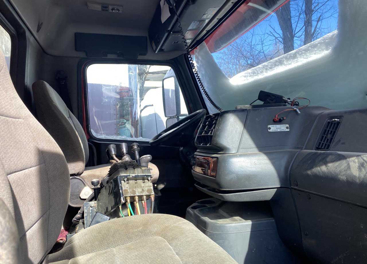 2002 Volvo VHD Rear Dump Truck - Image 5