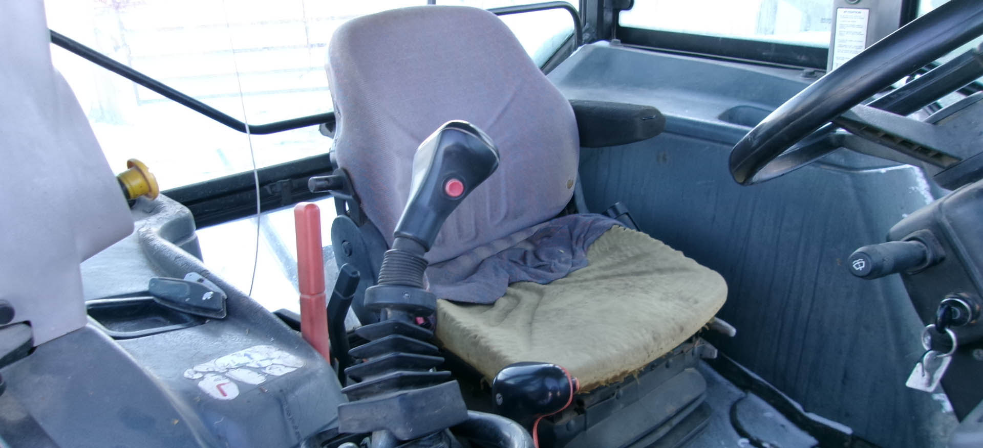 2003 New Holland TL90 Tractor - Image 10