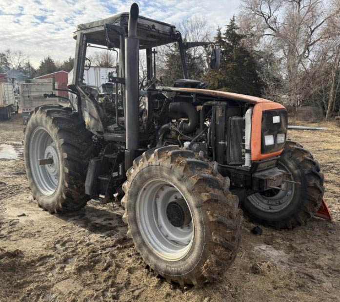 2004 AGCO RT135 Tractor