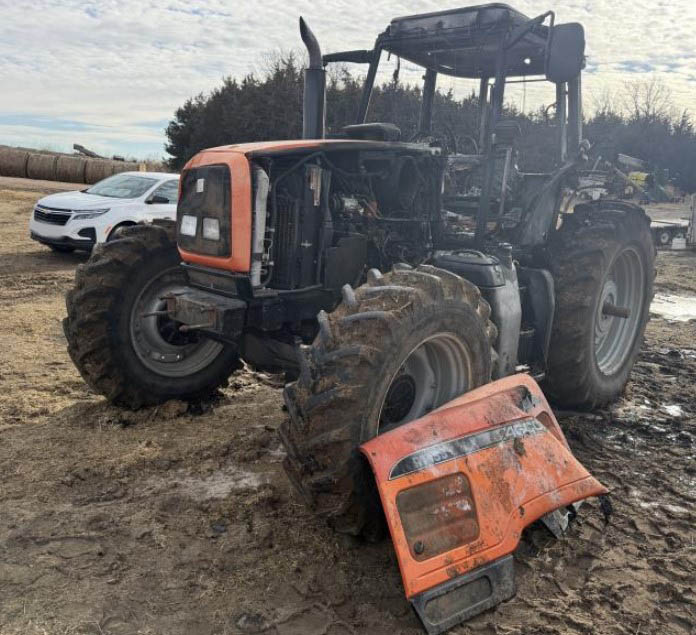2004 AGCO RT135 Tractor - Image 2