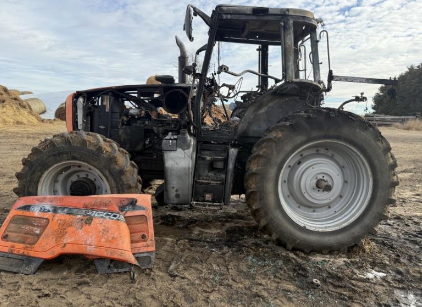 2004 AGCO RT135 Tractor - Image 3