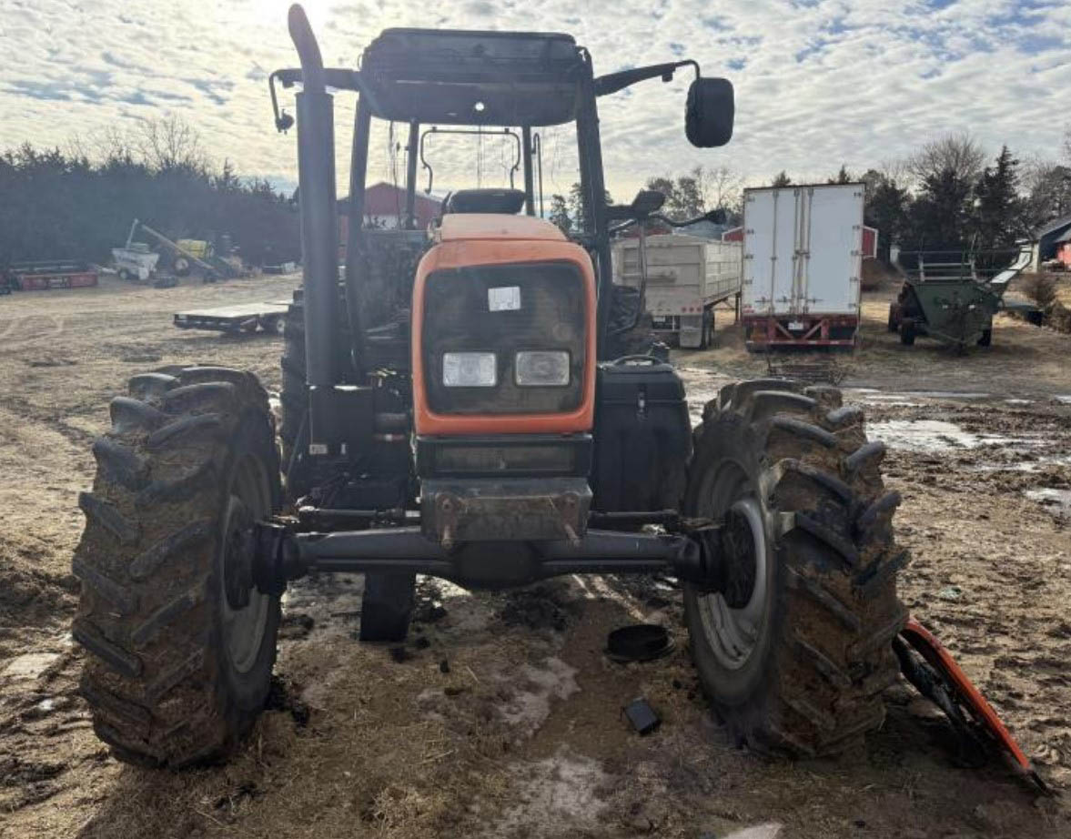 2004 AGCO RT135 Tractor - Image 6