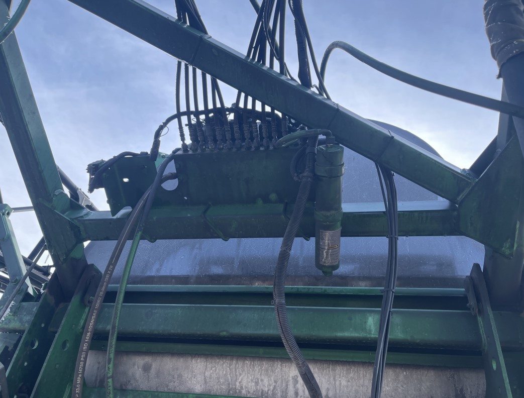 2005 John Deere 4720 Self-Propelled Sprayer - Image 14