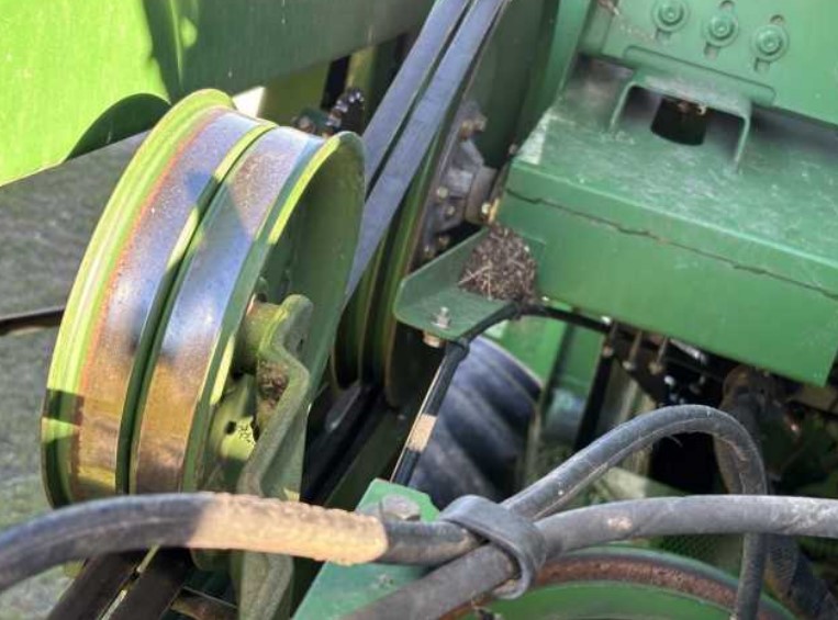 2006 John Deere 9560 STSF Combine - Image 8