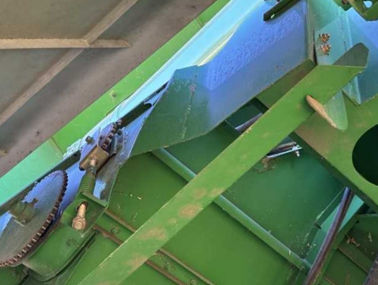 2006 John Deere 9560 STSF Combine - Image 5