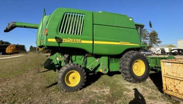 2006 John Deere 9560 STSF Combine