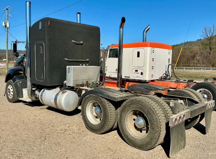 2006 Peterbilt 386 - Image 4