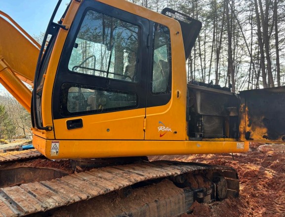 2007 Hyundai Robex 180 LC-7 Excavator - Image 2