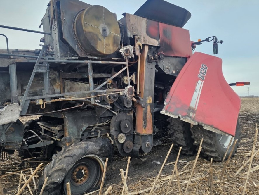 2009 CASE IH 8120 Combine - Image 3