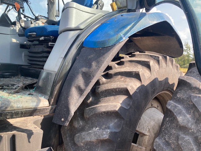 2009 New Holland T7040 Tractor - Image 7