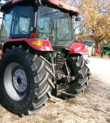 2011 Case IH Farmall 105U Tractor - Image 2