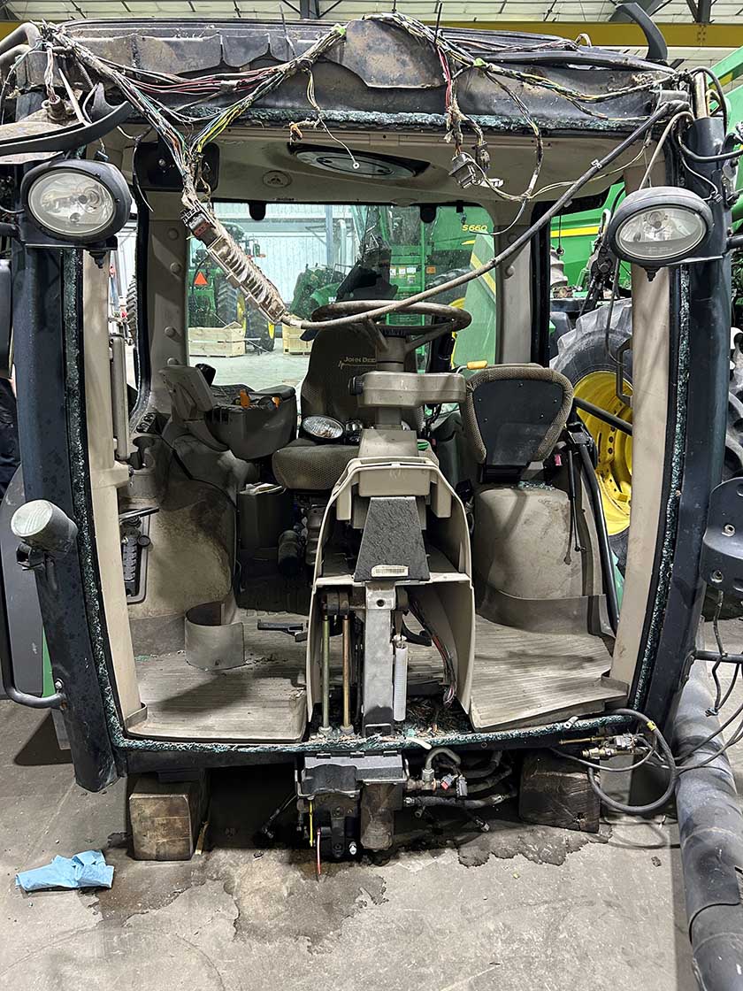 2011 John Deere 7200R Tractor - Image 2