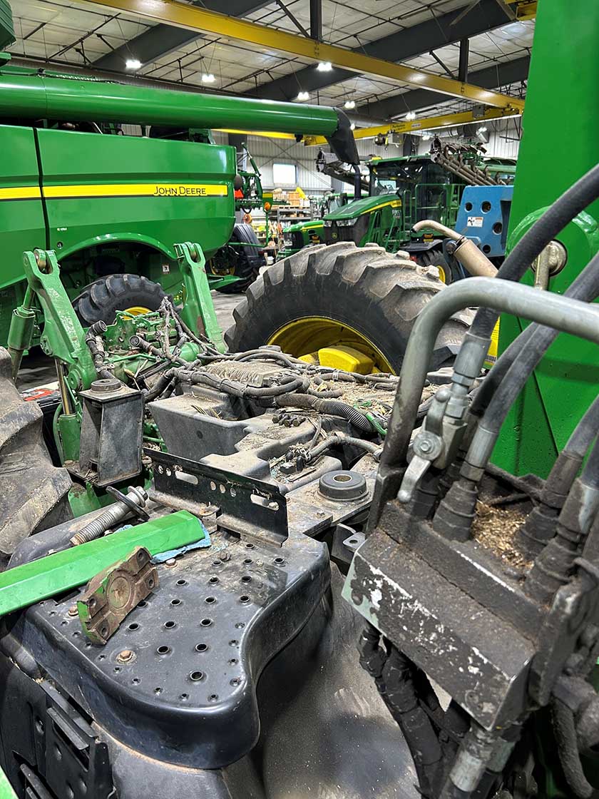 2011 John Deere 7200R Tractor - Image 4