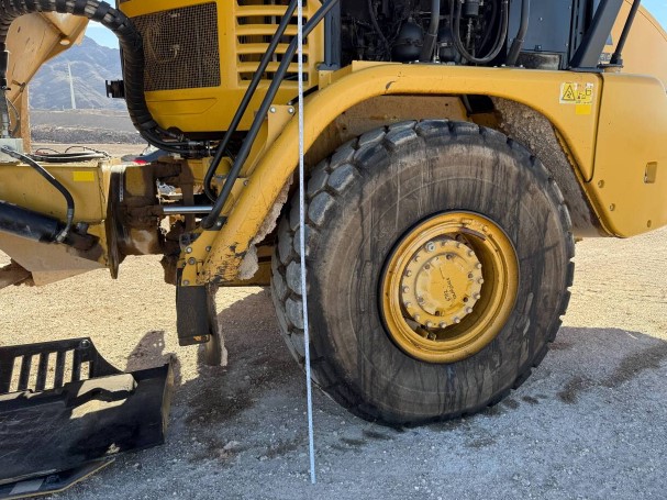 2013 Caterpillar 730 Articulated Haul Truck - Image 24