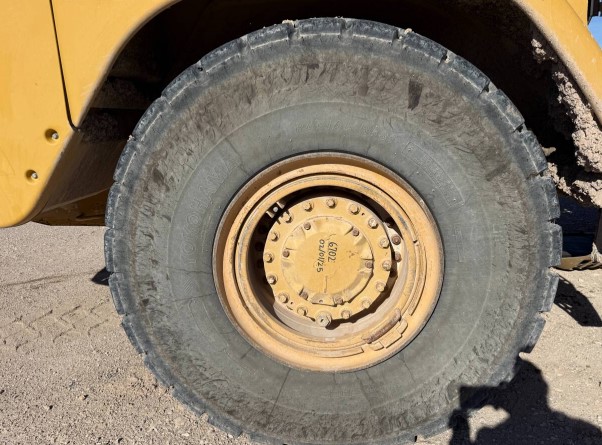 2013 Caterpillar 730 Articulated Haul Truck - Image 26