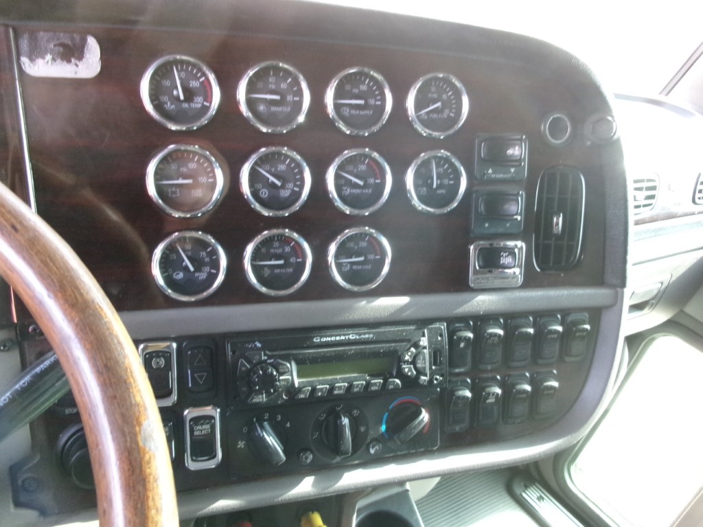2013 Peterbilt 389K - Image 9