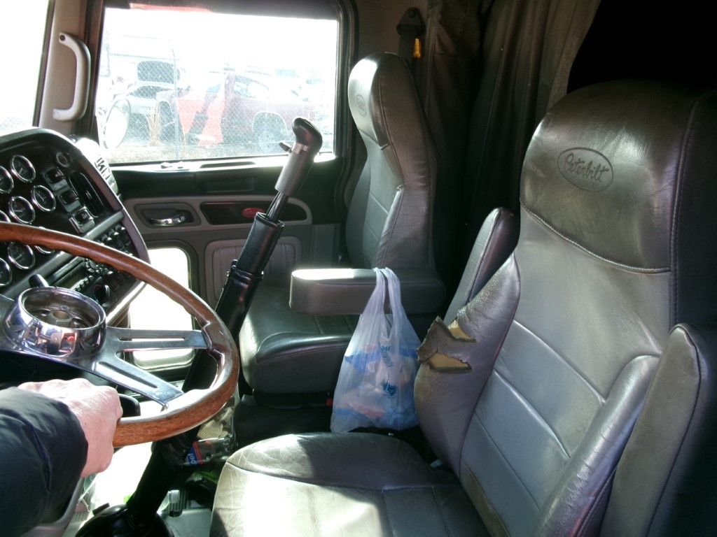 2013 Peterbilt 389K - Image 10