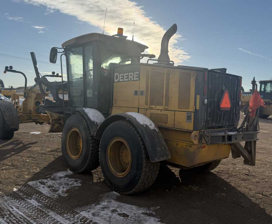 2014 John Deere 772GP Motor Grader - Image 3