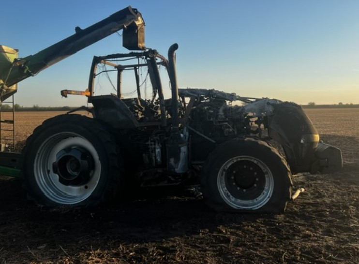 2014 Case IH Magnum 370 CVT Tractor - Image 3