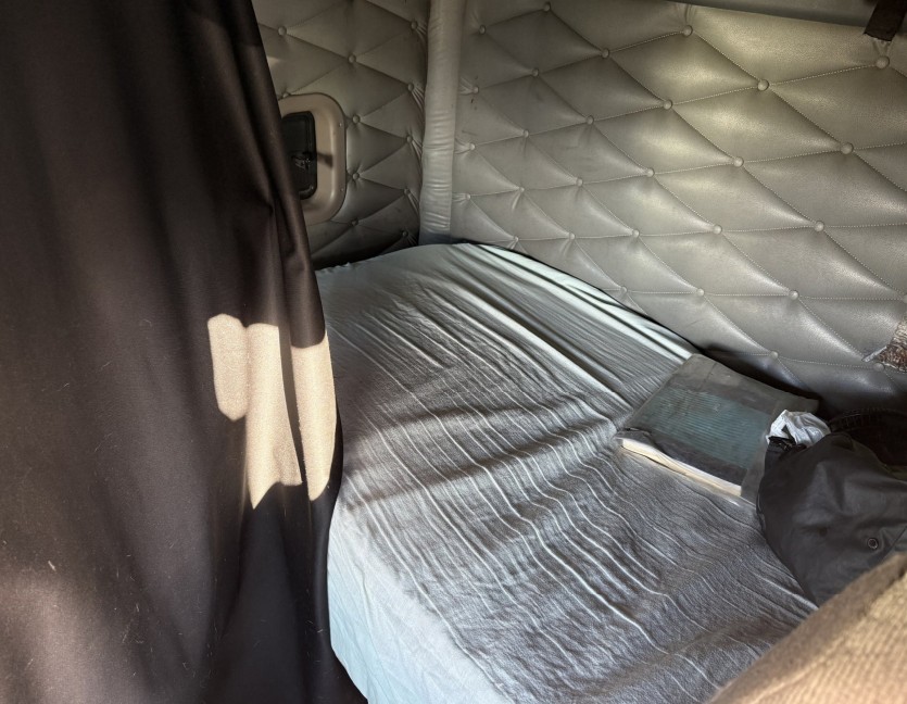 2015 Freightliner Cascadia - Image 14