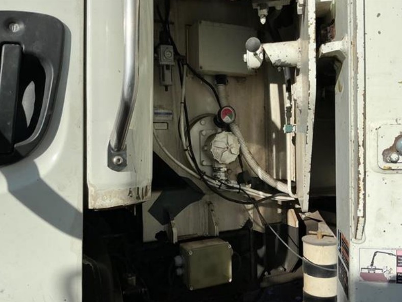 2015 Freightliner M2 Concrete Pump Truck - Image 17