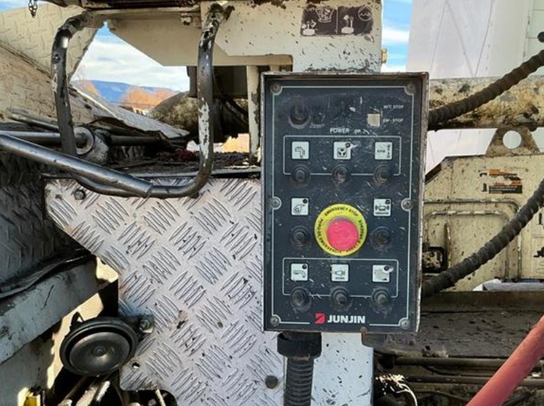 2015 Freightliner M2 Concrete Pump Truck - Image 25