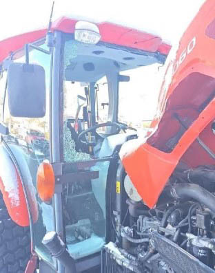2015 Kubota L6060D Tractor - Image 17