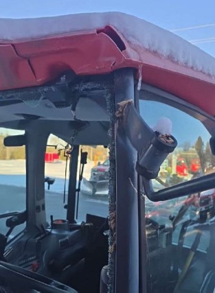 2015 Kubota L6060D Tractor - Image 9