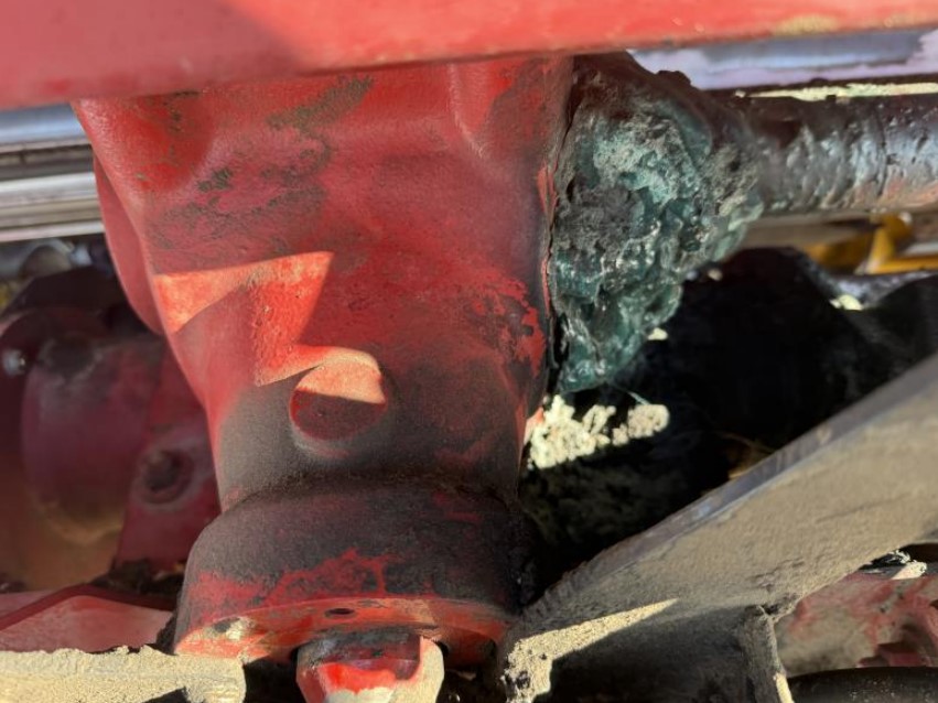 2015 New Holland 560 Baler - Image 11