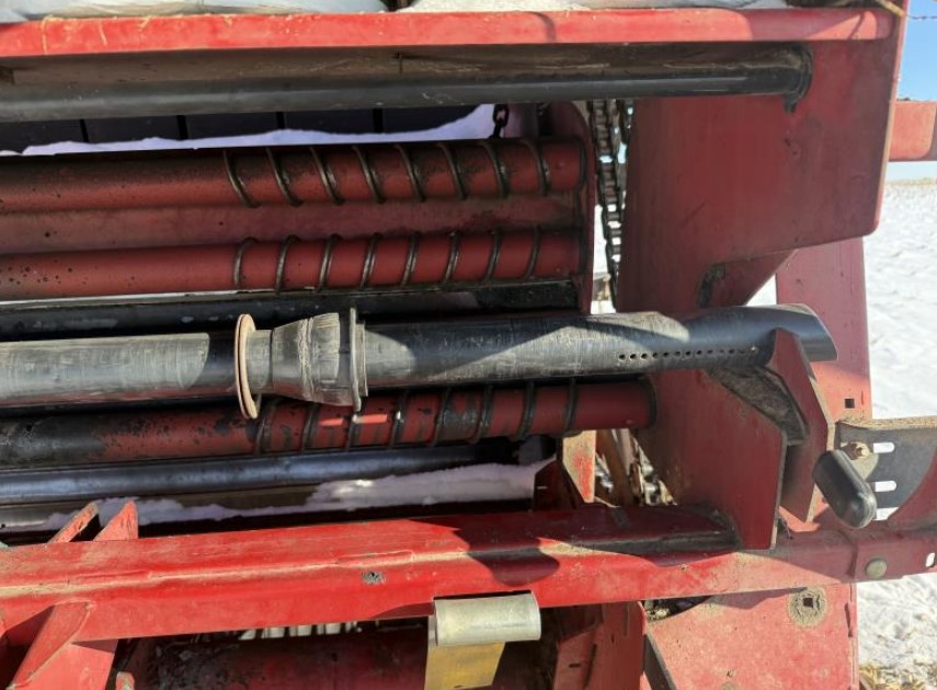 2015 New Holland 560 Baler - Image 5