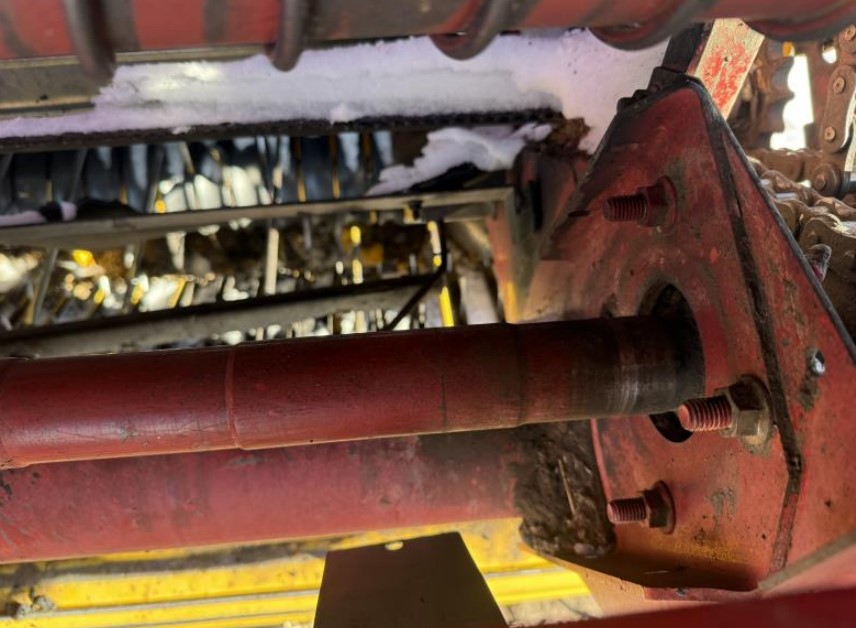 2015 New Holland 560 Baler - Image 6