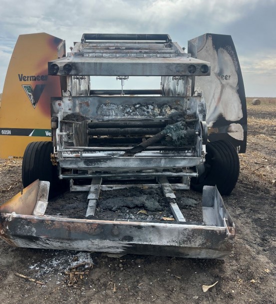 2015 Vermeer 605N Baler - Image 6