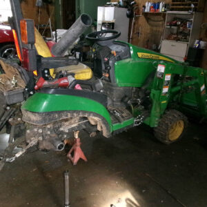 2016 John Deere 1025R Tractor