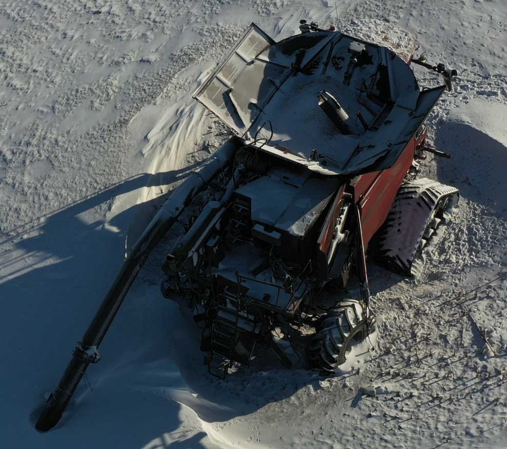 2017 CASE IH 9240 Combine - Image 3