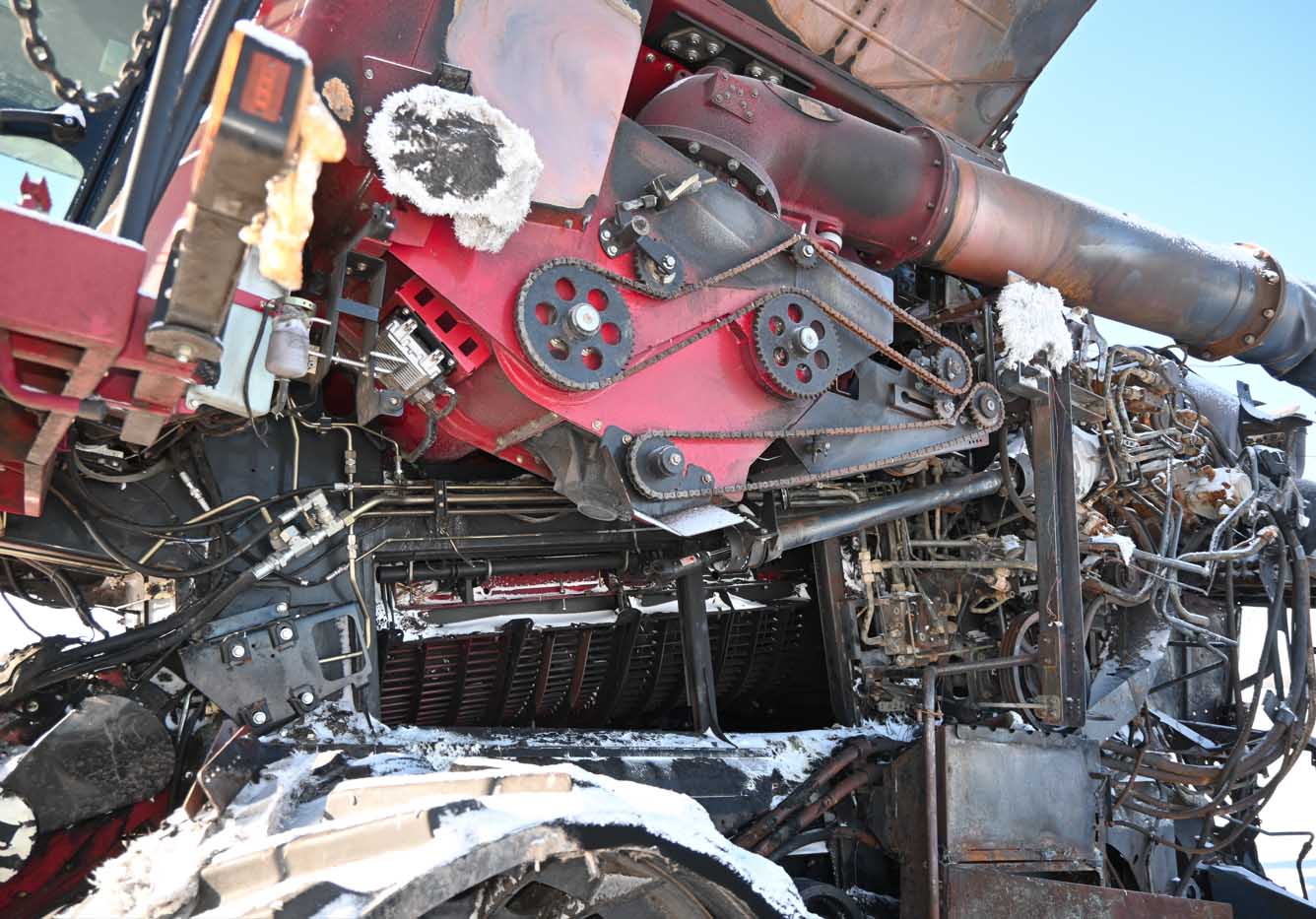 2017 CASE IH 9240 Combine - Image 4