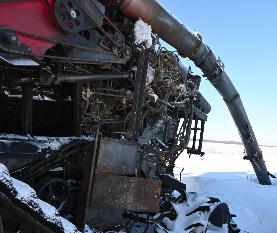 2017 CASE IH 9240 Combine - Image 5