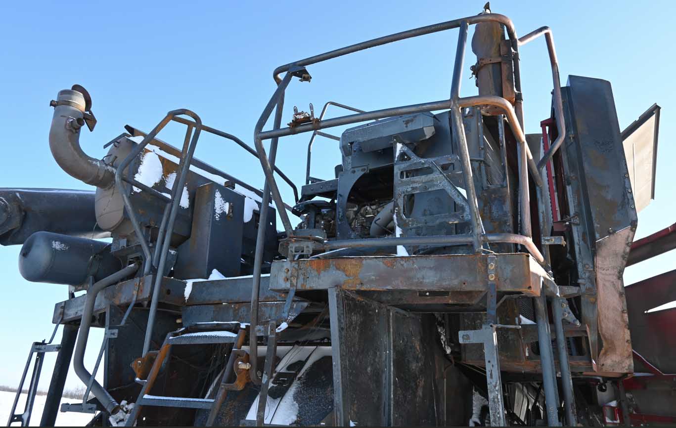 2017 CASE IH 9240 Combine - Image 7