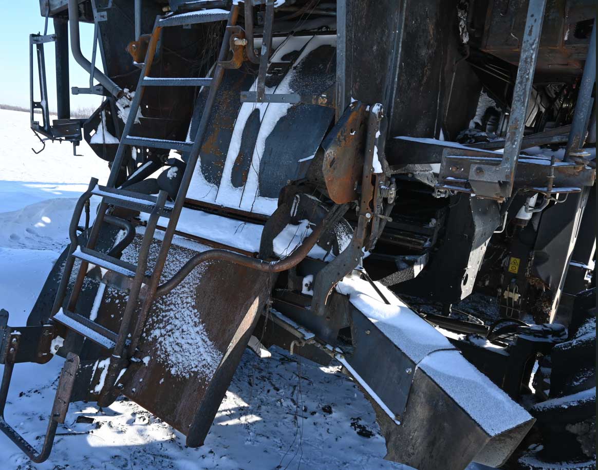 2017 CASE IH 9240 Combine - Image 8