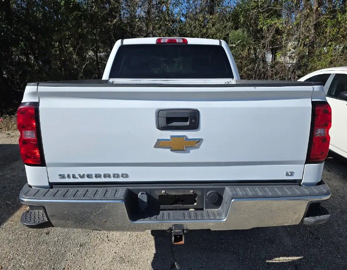 2017 Chevrolet Silverado LT - Image 4