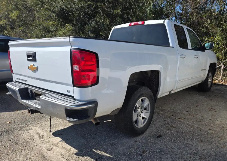 2017 Chevrolet Silverado LT - Image 5