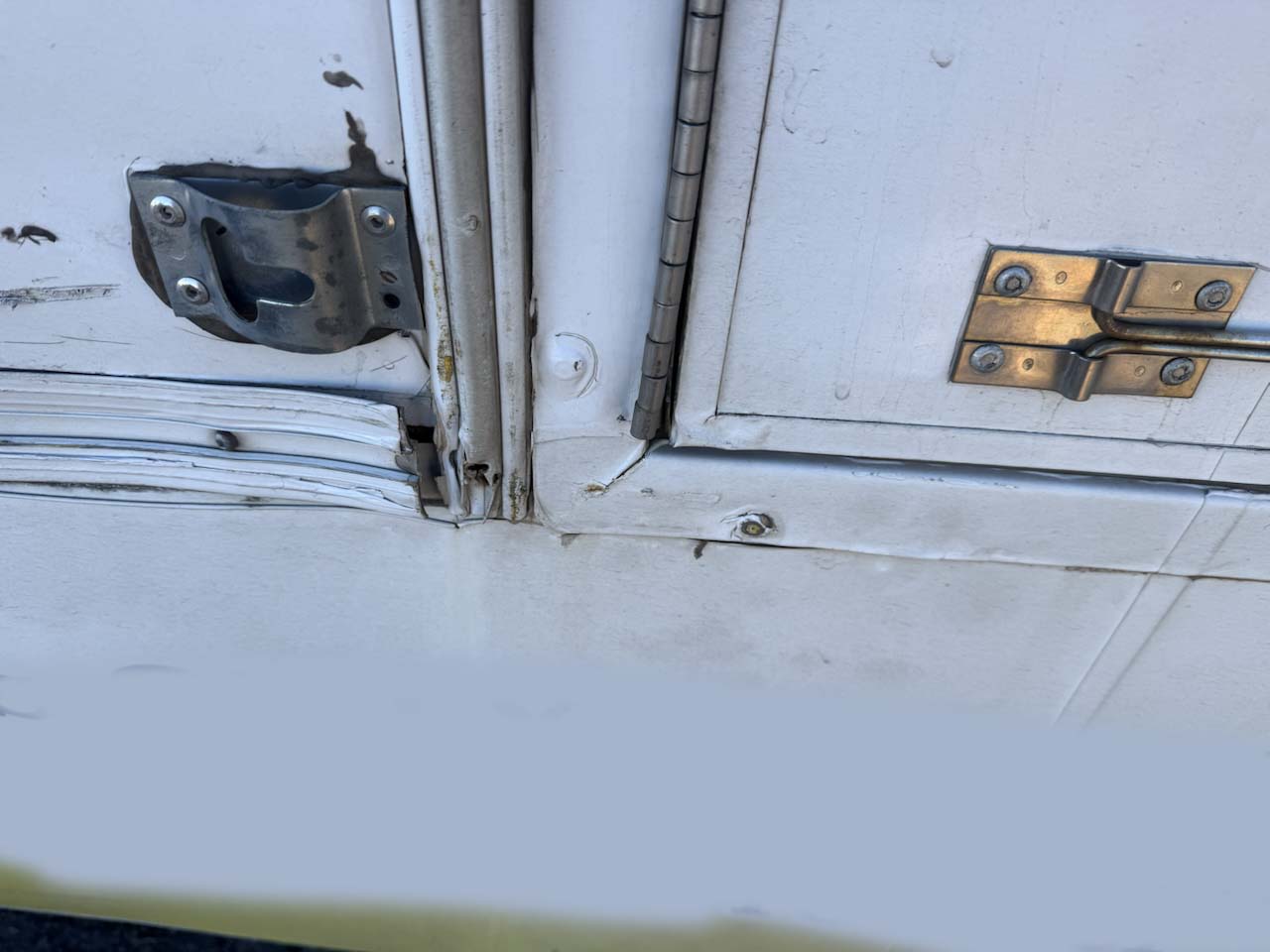 2017 Ford F-550 Transit Bus - Image 9