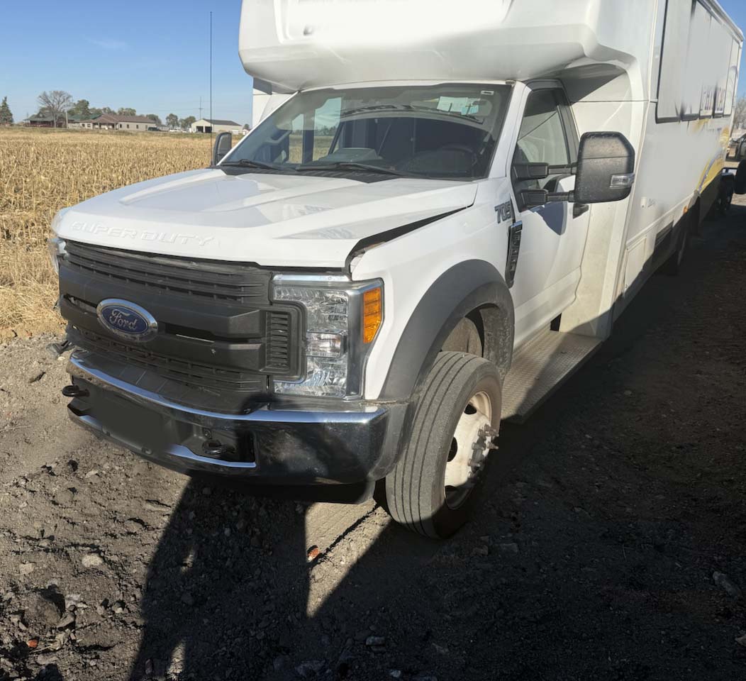 2017 Ford F-550 Transit Bus - Image 5