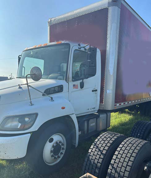 2017 Hino Conventional - Image 8