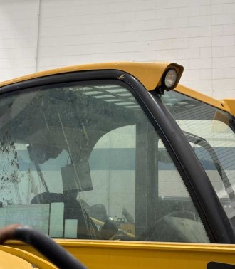 2018 Caterpillar TH408D Telehandler - Image 6