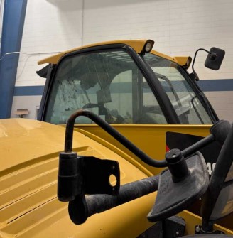 2018 Caterpillar TH408D Telehandler - Image 8