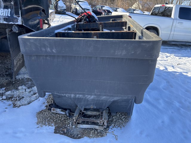 2018 SaltDogg Pro2500 Salt Spreader - Image 5
