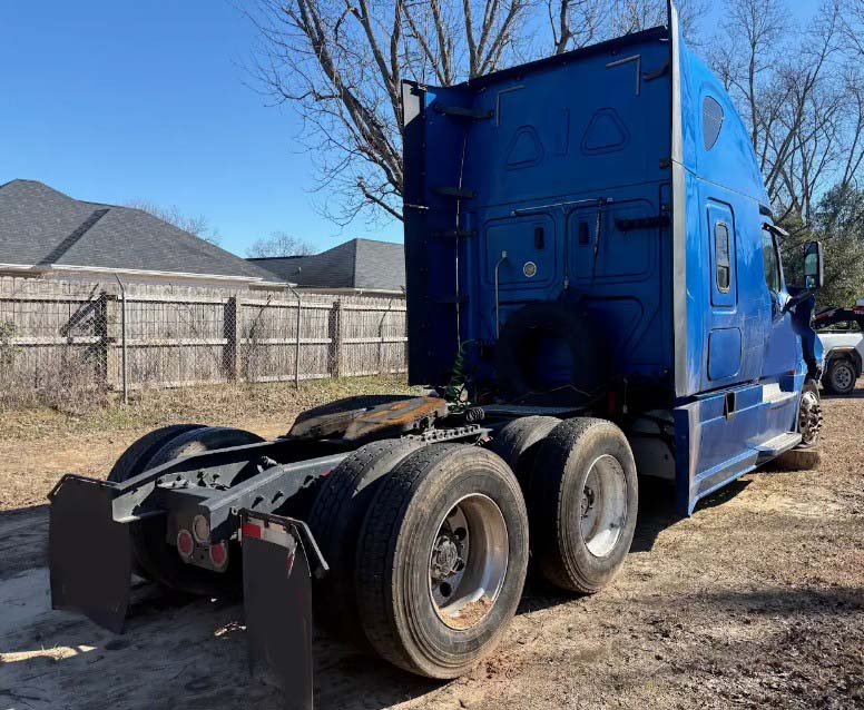 2019 Freightliner Cascadia 126 - Image 5